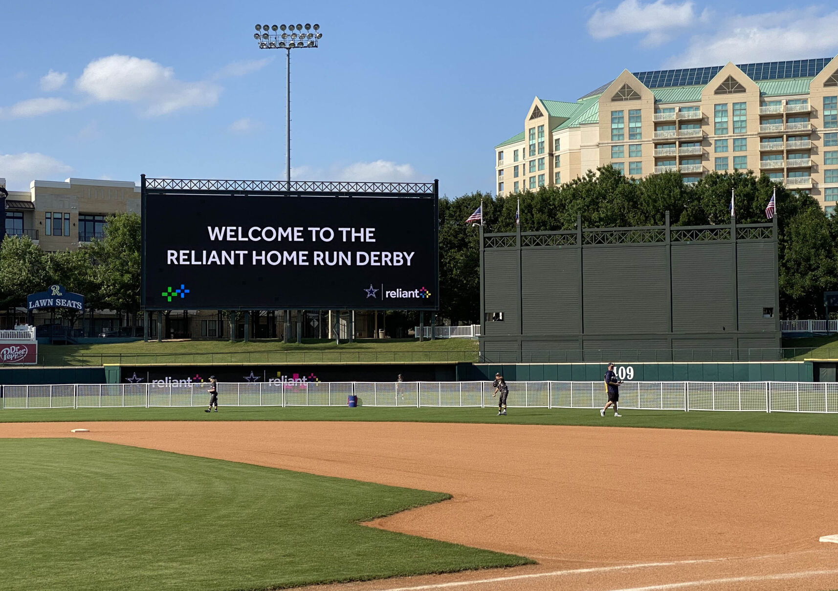 Reliant Cowboys HR Derby_14.jpg